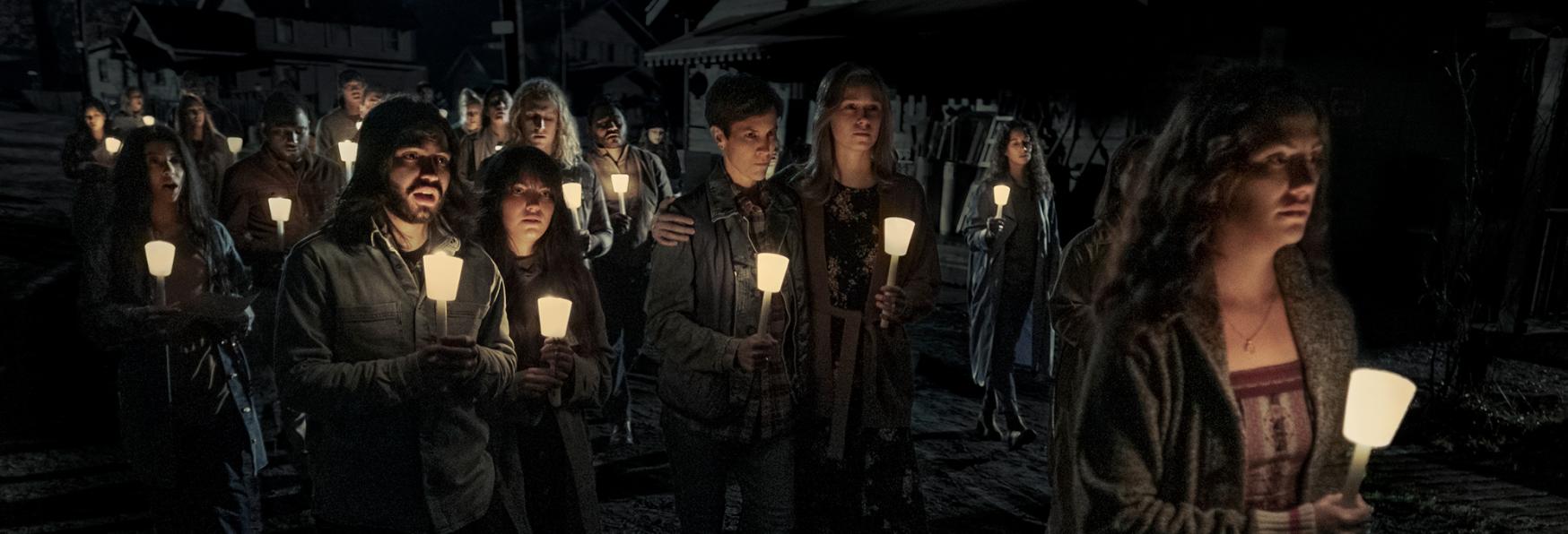 Midnight Mass: Trama, Cast, Trailer, Data di Uscita e Anticipazioni della Serie TV Netflix di Mike Flanagan